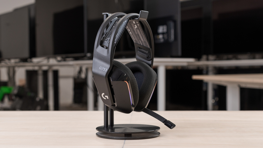 Logitech G733: Wireless RGB Gaming Headset with Style and Substance
